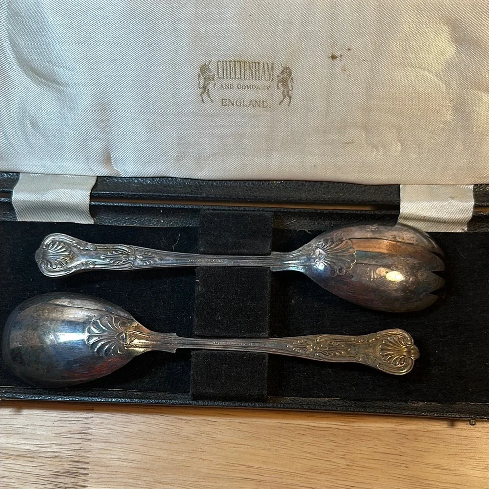 Vintage cheltenham and co England Em Silver Serving Utensils Set in case